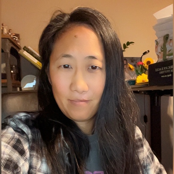 Meet your Posher, Tara - Picture 2 of 2